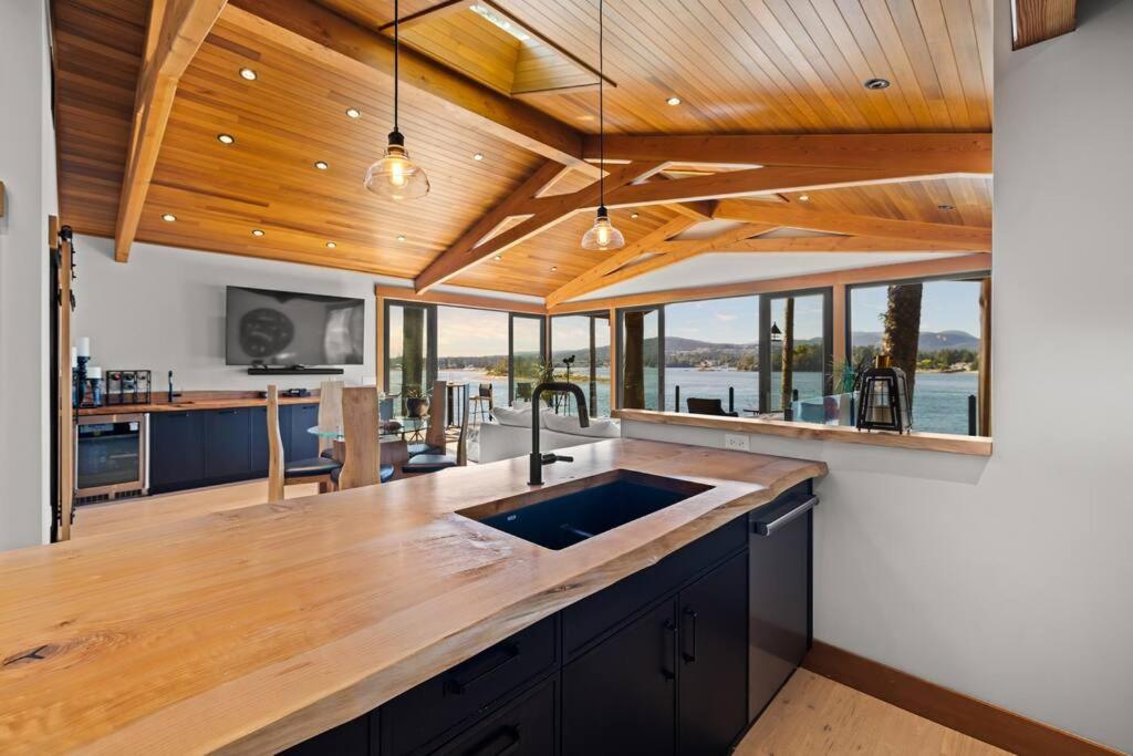 Kingfisher Manor Villa Sooke Kültér fotó